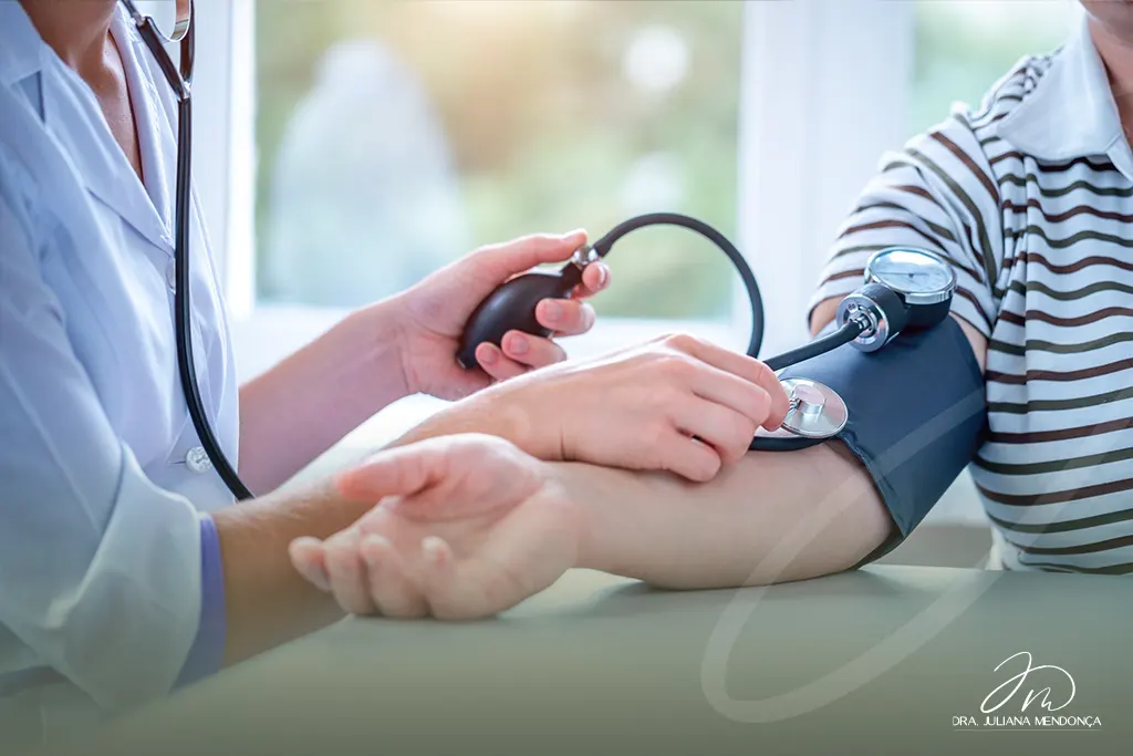 Hipertensão arterial em idosos: como prevenir complicações na terceira idade